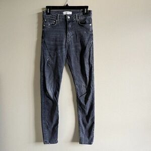 ZARA WOMEN PREMIUM DENIM COLLECTION DISTRESSED GRAY SIZE 6‎ JEANS STRETCHY